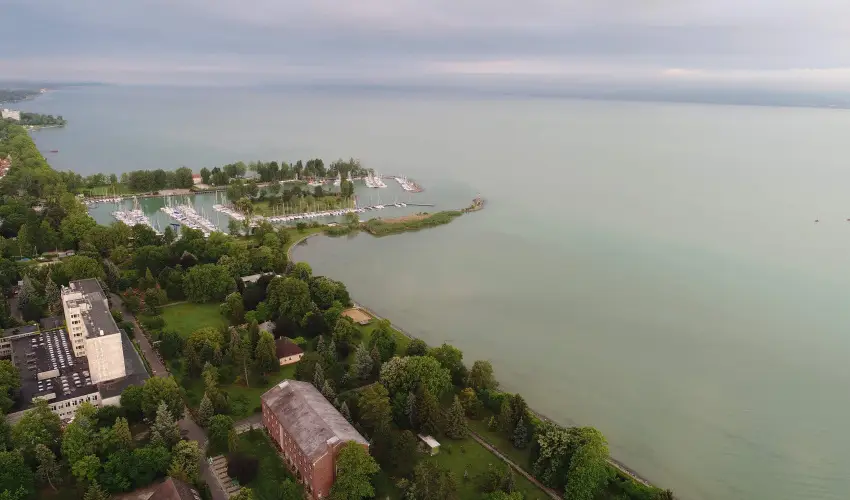 Ádám Apartman Balatonföldvár - Balatoni kedvezményes árak