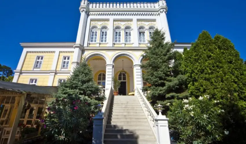 Astoria Hotel s tterem Balatonfred - Balatoni kedvezmnyes rak reggelis elltssal (1 jtl)