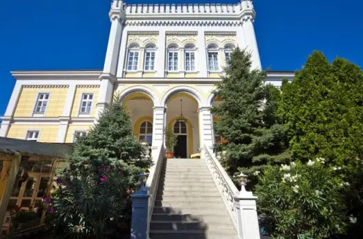 Astoria Hotel �s �tterem - H�sv�t (min. 2 �j)