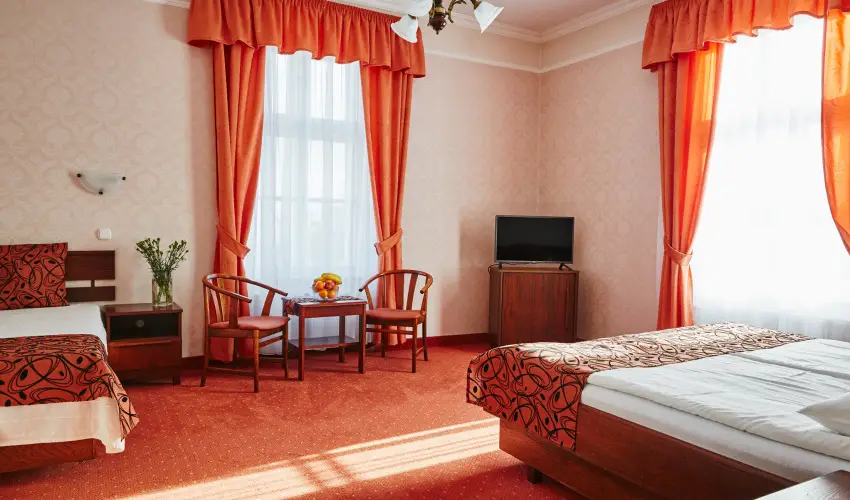 Astoria Hotel s tterem Balatonfred - Balatoni kedvezmnyes rak reggelis elltssal (1 jtl)