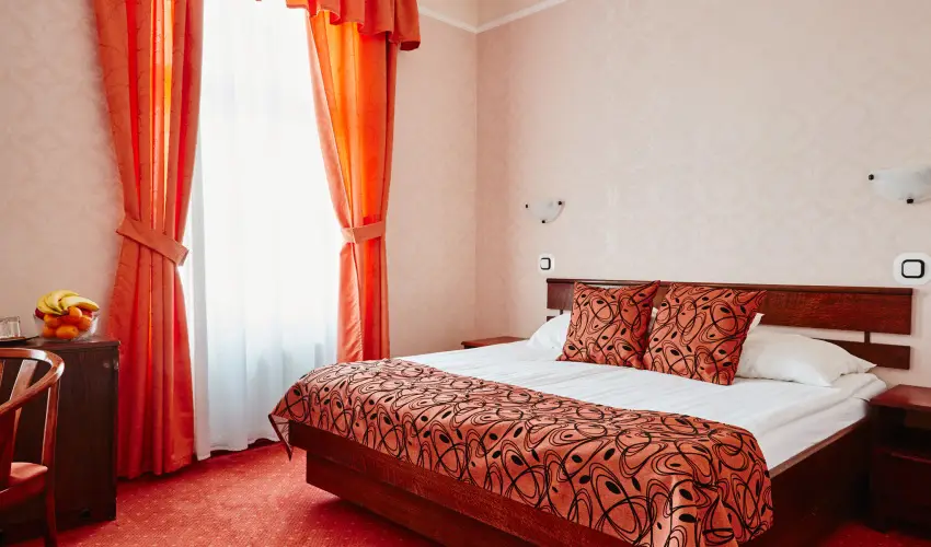 Astoria Hotel s tterem Balatonfred - Balatoni kedvezmnyes rak reggelis elltssal (1 jtl)
