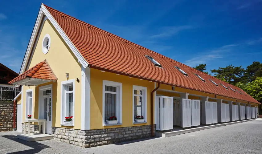 Astoria Hotel s tterem Balatonfred - Balatoni kedvezmnyes rak reggelis elltssal (1 jtl)