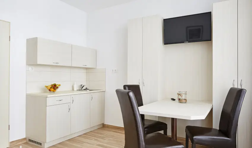 Astoria Hotel s tterem Balatonfred - Balatoni kedvezmnyes rak reggelis elltssal (1 jtl)