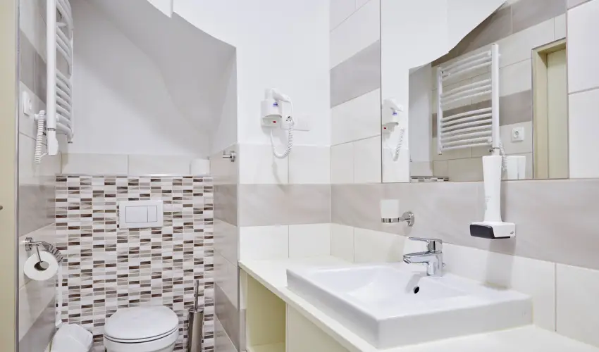 Astoria Hotel s tterem Balatonfred - Balatoni kedvezmnyes rak reggelis elltssal (1 jtl)