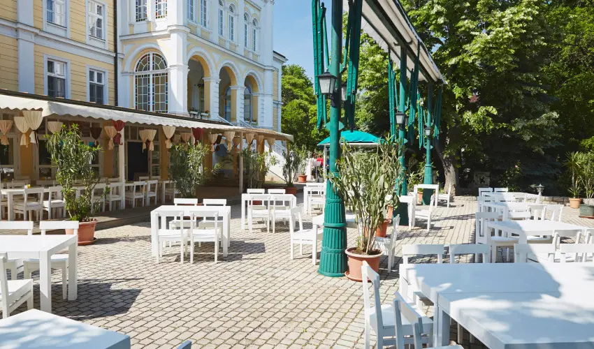 Astoria Hotel s tterem Balatonfred - Balatoni kedvezmnyes rak reggelis elltssal (1 jtl)