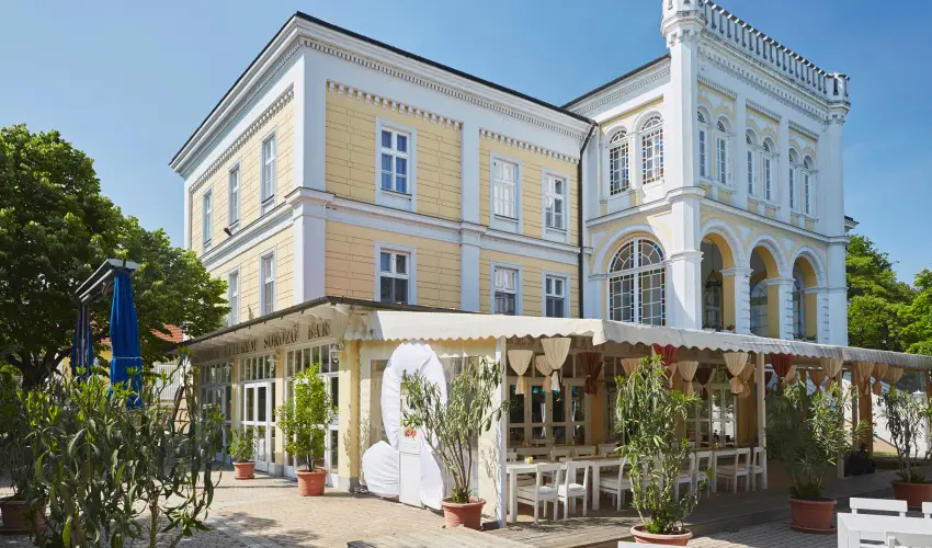 Astoria Hotel s tterem Balatonfred - Balatoni kedvezmnyes rak reggelis elltssal (1 jtl)