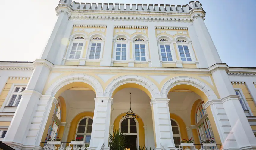 Astoria Hotel s tterem Balatonfred - Balatoni kedvezmnyes rak reggelis elltssal (1 jtl)