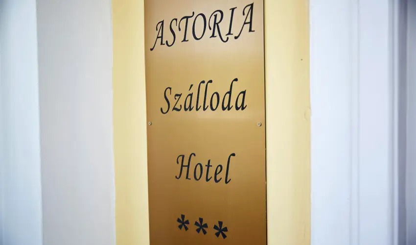 Astoria Hotel s tterem Balatonfred - Balatoni kedvezmnyes rak reggelis elltssal (1 jtl)