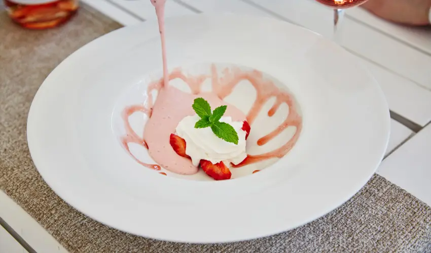 Astoria Hotel s tterem Balatonfred - Balatoni kedvezmnyes rak reggelis elltssal (1 jtl)