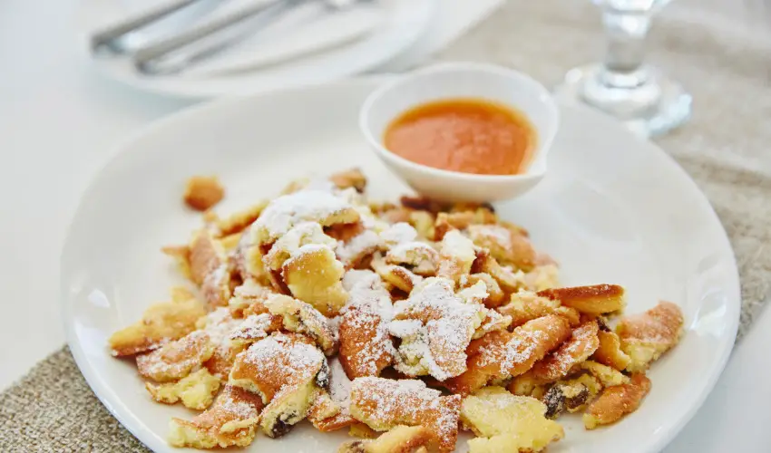 Astoria Hotel s tterem Balatonfred - Balatoni kedvezmnyes rak reggelis elltssal (1 jtl)