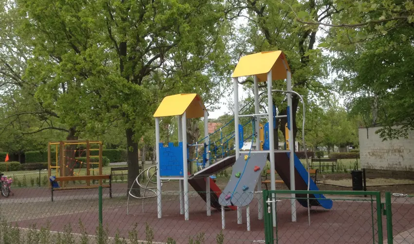 Balla Nyaral Sifok - Mjus 1. (min. 4 j)