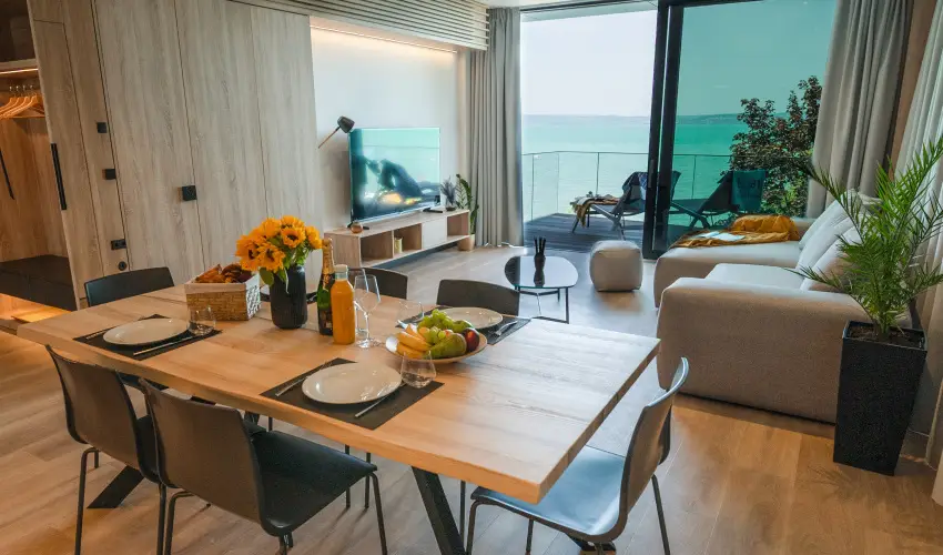 BJ81 Suite Hotel Siófok - Vissza nem térítendő ajánlat reggelivel (1 éjtől)