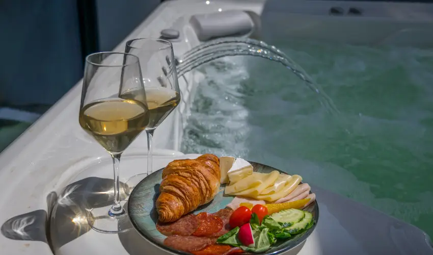 BJ81 Suite Hotel Siófok - Vissza nem térítendő ajánlat reggelivel (1 éjtől)