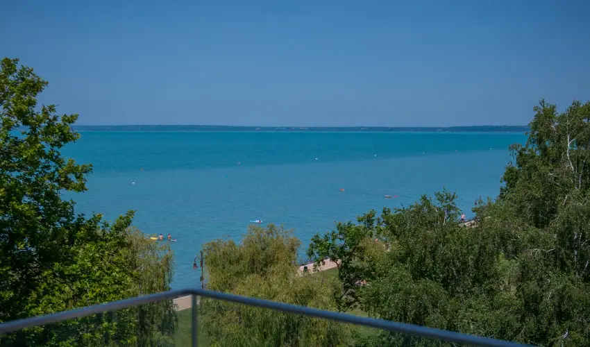 BJ81 Suite Hotel Siófok - Vissza nem térítendő ajánlat reggelivel (1 éjtől)