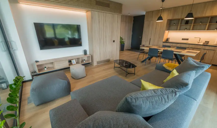 BJ81 Suite Hotel Siófok - Vissza nem térítendő ajánlat reggelivel (1 éjtől)