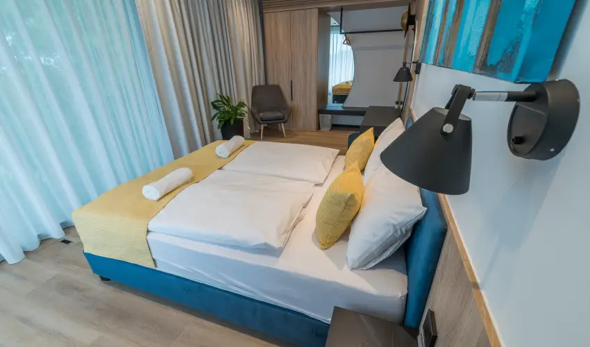 BJ81 Suite Hotel Siófok - Vissza nem térítendő ajánlat reggelivel (1 éjtől)