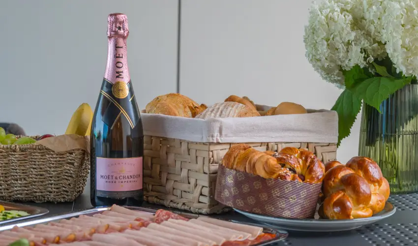 BJ81 Suite Hotel Siófok - Vissza nem térítendő ajánlat reggelivel (1 éjtől)