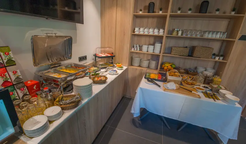 BJ81 Suite Hotel Siófok - Vissza nem térítendő ajánlat reggelivel (1 éjtől)