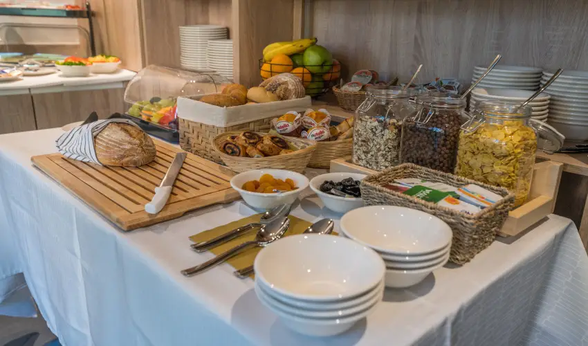 BJ81 Suite Hotel Siófok - Vissza nem térítendő ajánlat reggelivel (1 éjtől)