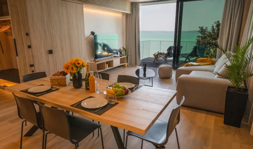 BJ81 Suite Hotel Siófok - Vissza nem térítendő ajánlat reggelivel (1 éjtől)