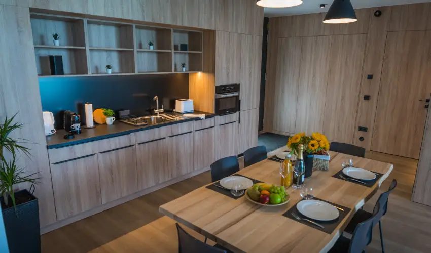 BJ81 Suite Hotel Siófok - Vissza nem térítendő ajánlat reggelivel (1 éjtől)