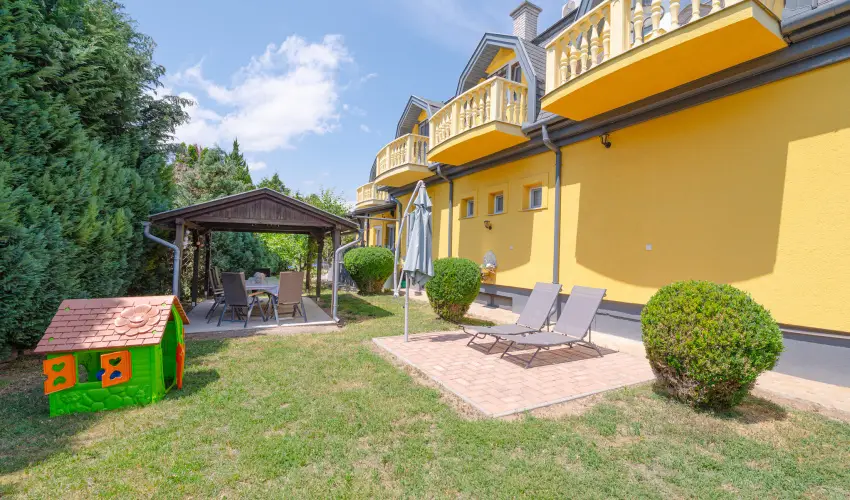 Borb�la Vend�gh�z Gyenesdi�s - Balatoni kedvezm�nyes �rak �nell�t�ssal (1 �jt�l)