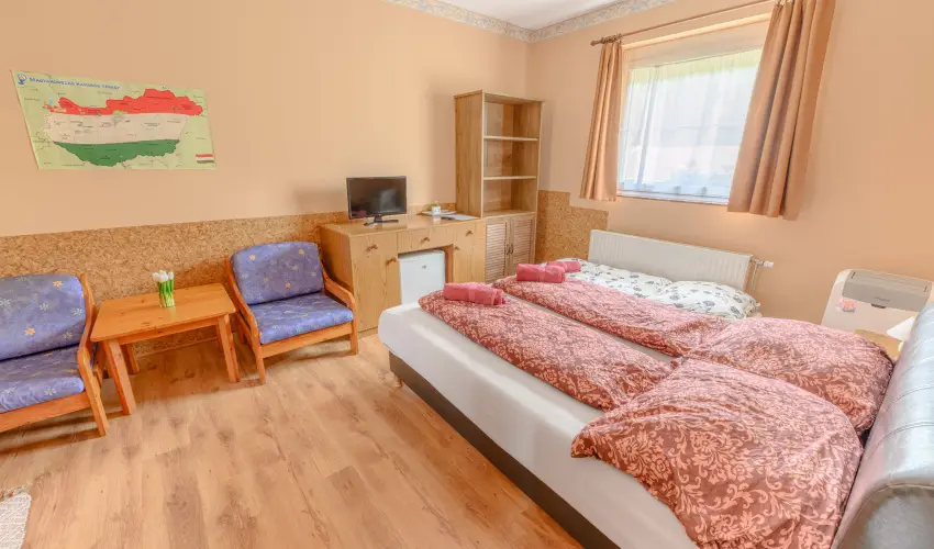 Borb�la Vend�gh�z Gyenesdi�s - Balatoni kedvezm�nyes �rak �nell�t�ssal (1 �jt�l)