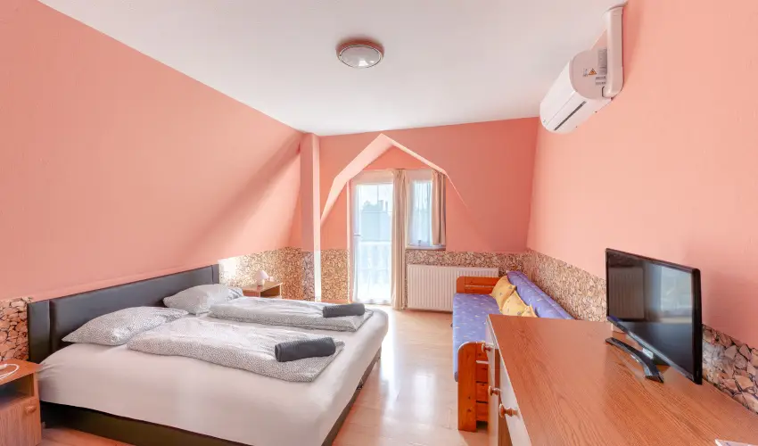 Borb�la Vend�gh�z Gyenesdi�s - Balatoni kedvezm�nyes �rak �nell�t�ssal (1 �jt�l)