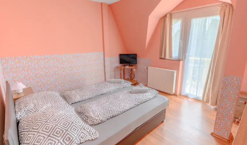 Borb�la Vend�gh�z Gyenesdi�s - Balatoni kedvezm�nyes �rak �nell�t�ssal (1 �jt�l)