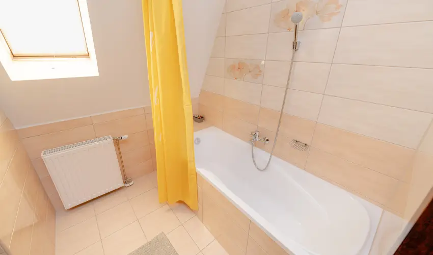 Borb�la Vend�gh�z Gyenesdi�s - Balatoni kedvezm�nyes �rak �nell�t�ssal (1 �jt�l)