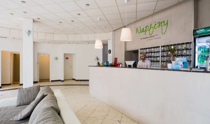 CE Napf�ny Hotel  Si�fok - Augusztus 20.