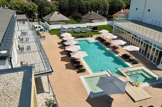 CE Plaza Hotel - Balatoni csal�di vak�ci�