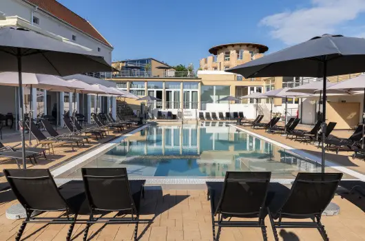 CE Plaza Hotel - Wellness kaland f�lpanzi�val