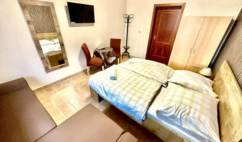 Fenyves Vendégház Siófok - Balatoni kedvezményes árak önellátással (1 éjtől)