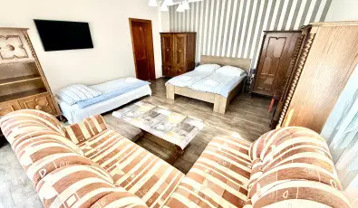 Fenyves Vend�gh�z Si�fok