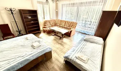 Fenyves Vend�gh�z Si�fok