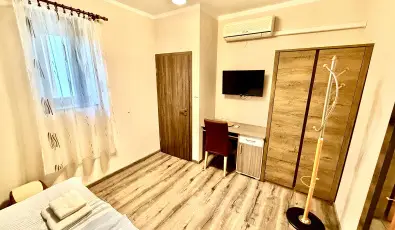 Fenyves Vend�gh�z Si�fok