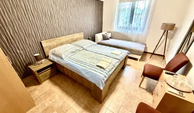 Fenyves Vend�gh�z Si�fok