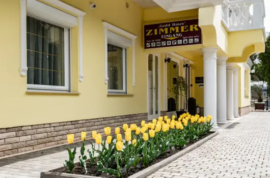 Gold Haus Panzi� - Balatoni kedvezm�nyes �rak reggelis ell�t�ssal