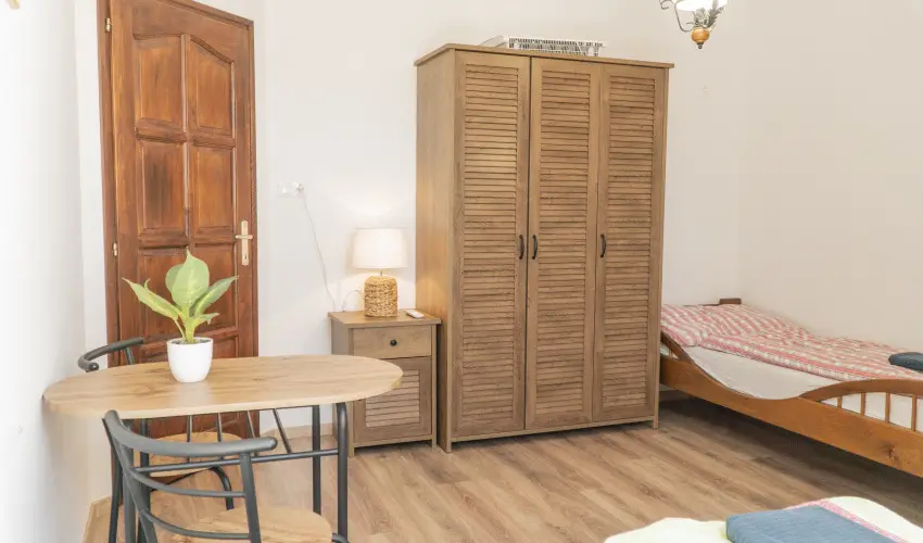 Gyulavezér-Csobánci Pihenő Vendégház Gyulakeszi - Balatoni kedvezményes árak reggelivel (1 éjtől)