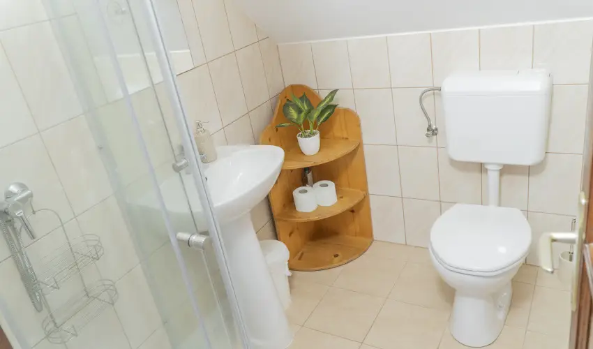 Gyulavezér-Csobánci Pihenő Vendégház Gyulakeszi - Balatoni kedvezményes árak reggelivel (1 éjtől)