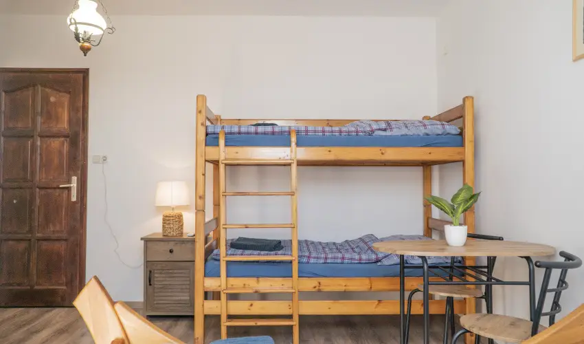 Gyulavezér-Csobánci Pihenő Vendégház Gyulakeszi - Balatoni kedvezményes árak reggelivel (1 éjtől)