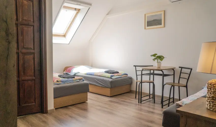 Gyulavezér-Csobánci Pihenő Vendégház Gyulakeszi - Balatoni kedvezményes árak reggelivel (1 éjtől)