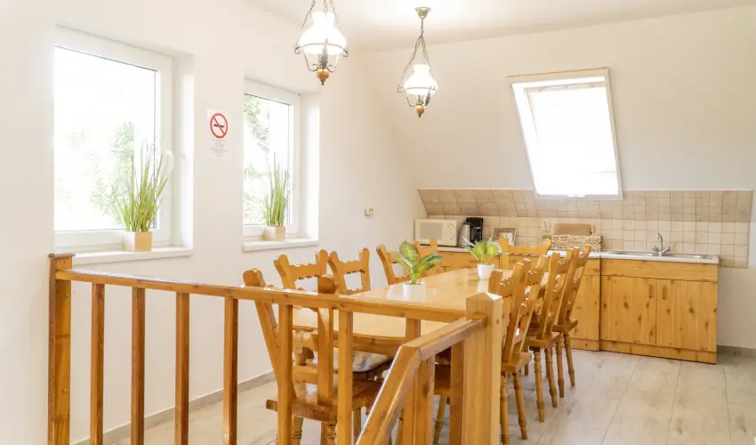 Gyulavezér-Csobánci Pihenő Vendégház Gyulakeszi - Balatoni kedvezményes árak reggelivel (1 éjtől)