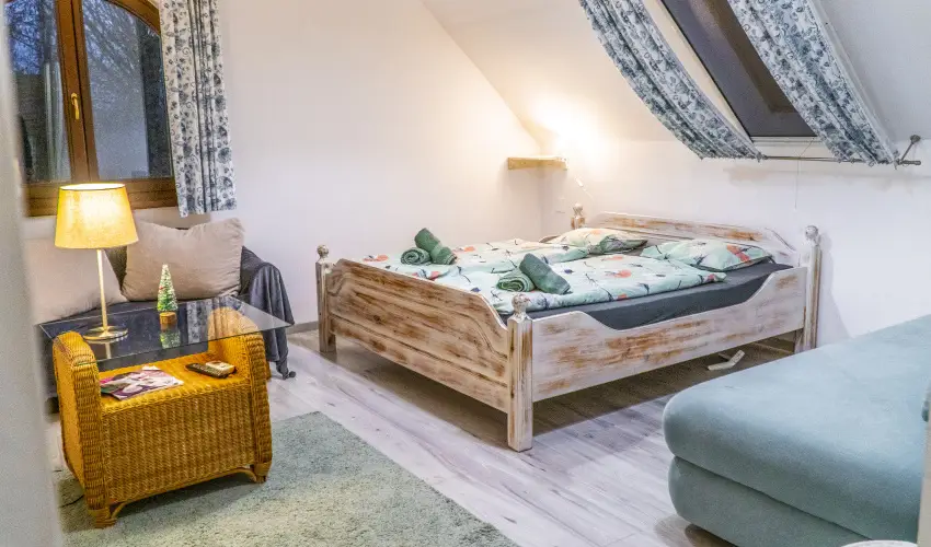 Gyulavezr Lovasbirodalma Panzi  Gyulakeszi - Balatoni kedvezmnyes rak reggelivel (1 jtl)