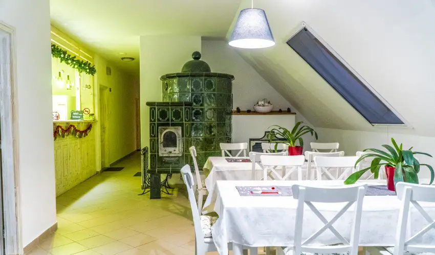 Gyulavezr Lovasbirodalma Panzi  Gyulakeszi - Balatoni kedvezmnyes rak reggelivel (1 jtl)