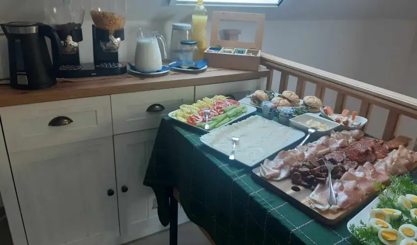 Gyulavezr Lovasbirodalma Panzi  Gyulakeszi - Balatoni kedvezmnyes rak reggelivel (1 jtl)