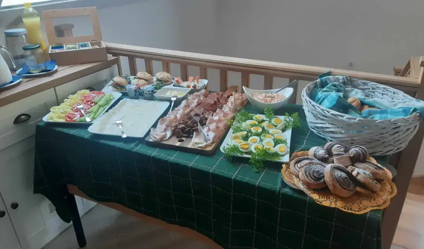 Gyulavezr Lovasbirodalma Panzi  Gyulakeszi - Balatoni kedvezmnyes rak reggelivel (1 jtl)