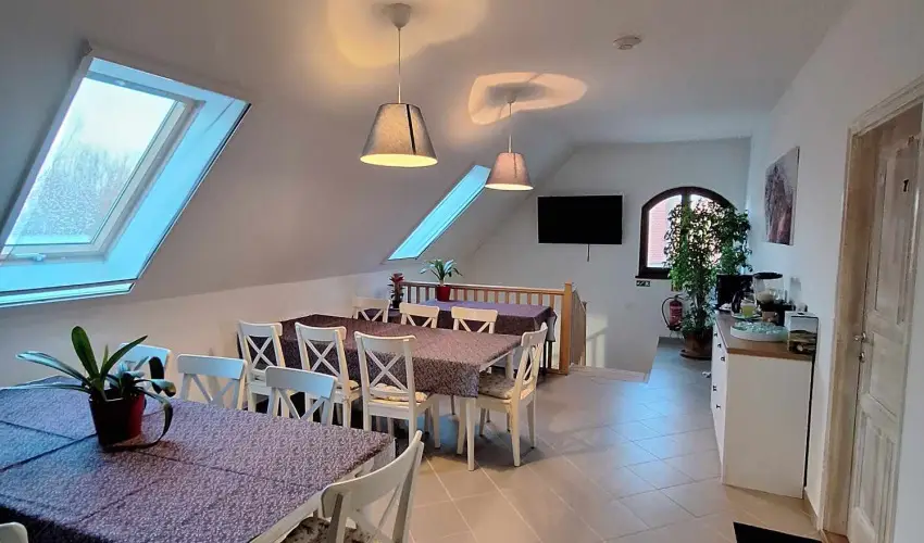 Gyulavezr Lovasbirodalma Panzi  Gyulakeszi - Balatoni kedvezmnyes rak reggelivel (1 jtl)