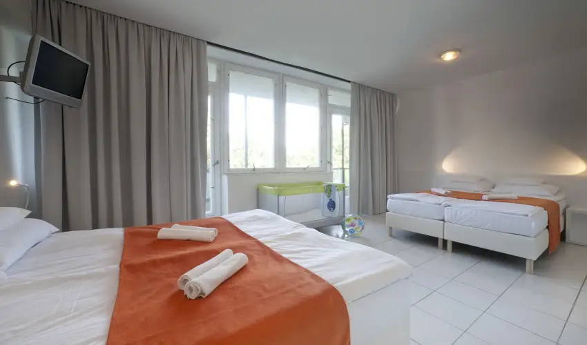 Holiday Hotel Csopak Csopak - El�refizet�si kedvezm�ny (1 �jt�l)